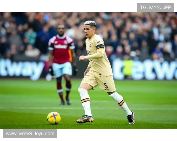 阿根廷中场新星恩佐·费尔南德斯再迎高光表现